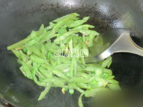 蛇瓜怎么吃图解,家常烹饪指南