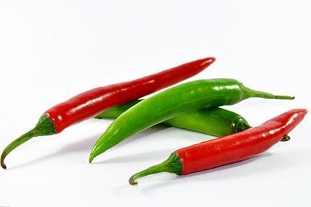 吊瓜蘸辣椒吃,独特风味，传统美食新体验